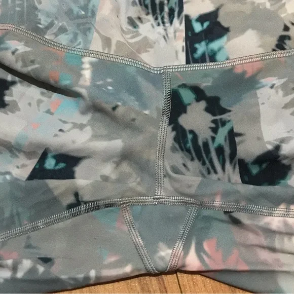 Lululemon Wunder Under Crop High-Rise *Roll Down Scallop Full-On Luxtreme 23" - Picture 5 of 9